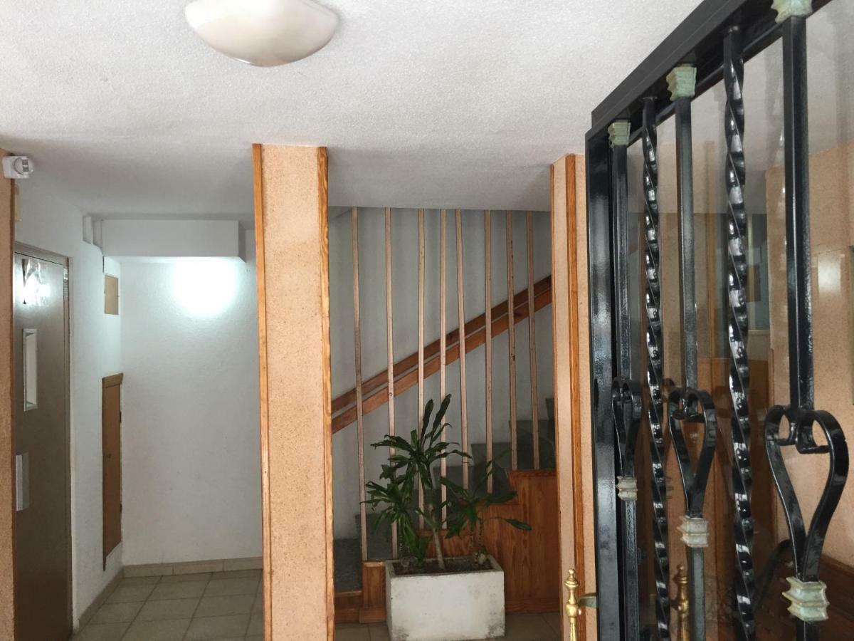 First Line Apartament *